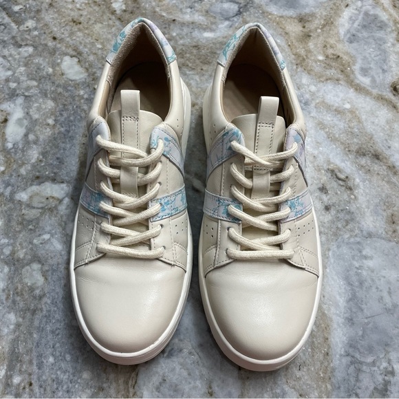 Vionic Simasa Leather Floral Sneakers Perforated Taupe Botanical Pastel Lavendar - Picture 2 of 12